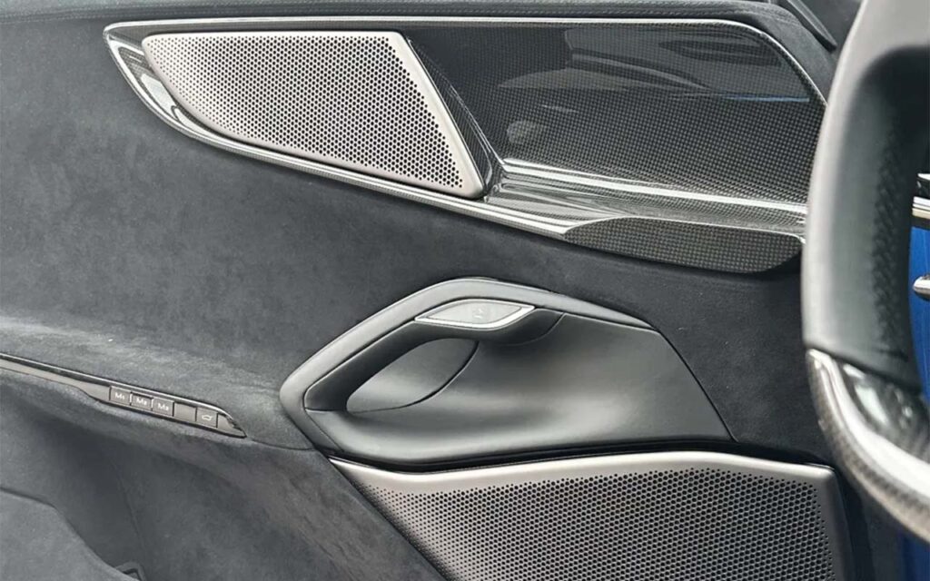 Audio Vision Burmester im Ferrari Purosangue Audio Vision