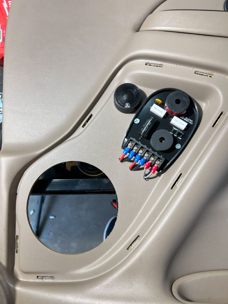 audio vision chevy tahoe jl audio 2 amp sub big 3 upgrade v0 okbjshwi25nc1 Audio Vision